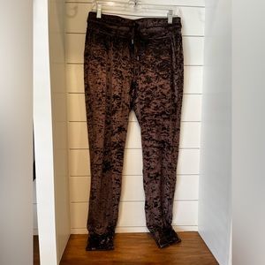 Lululemon Crushed Velvet Jogger Pant Size 8